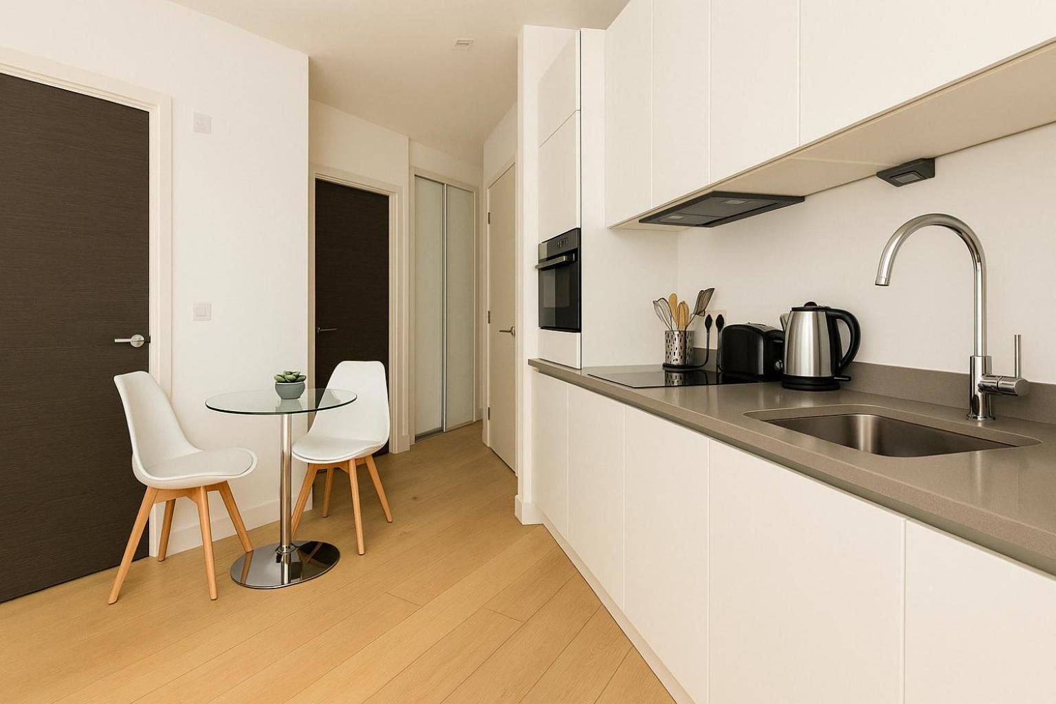 Bright Studio Flat - Walk To River Thames & Kingston Town Surbiton ภายนอก รูปภาพ