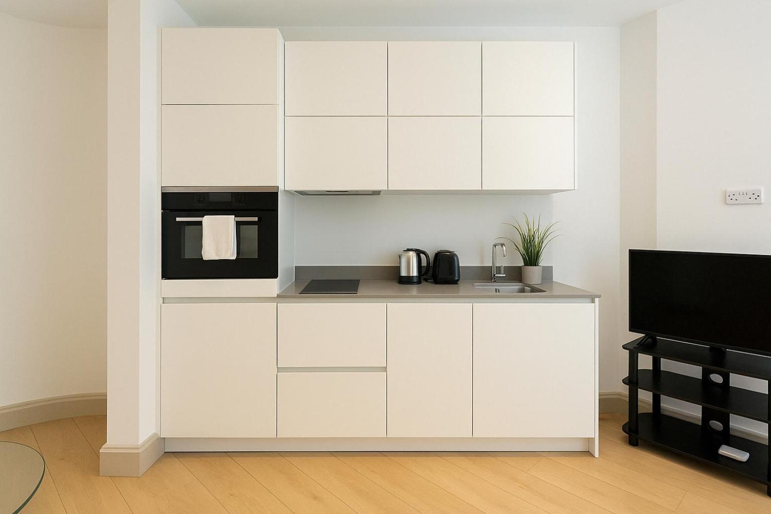 Bright Studio Flat - Walk To River Thames & Kingston Town Surbiton ภายนอก รูปภาพ